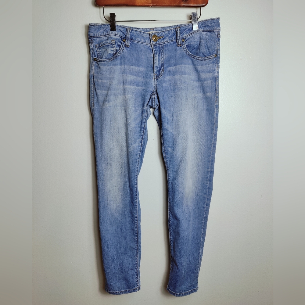 CAbi Brett Stretch Cotton Medium Wash Whiskered Low Rise Boyfriend Jeans, Sz 4